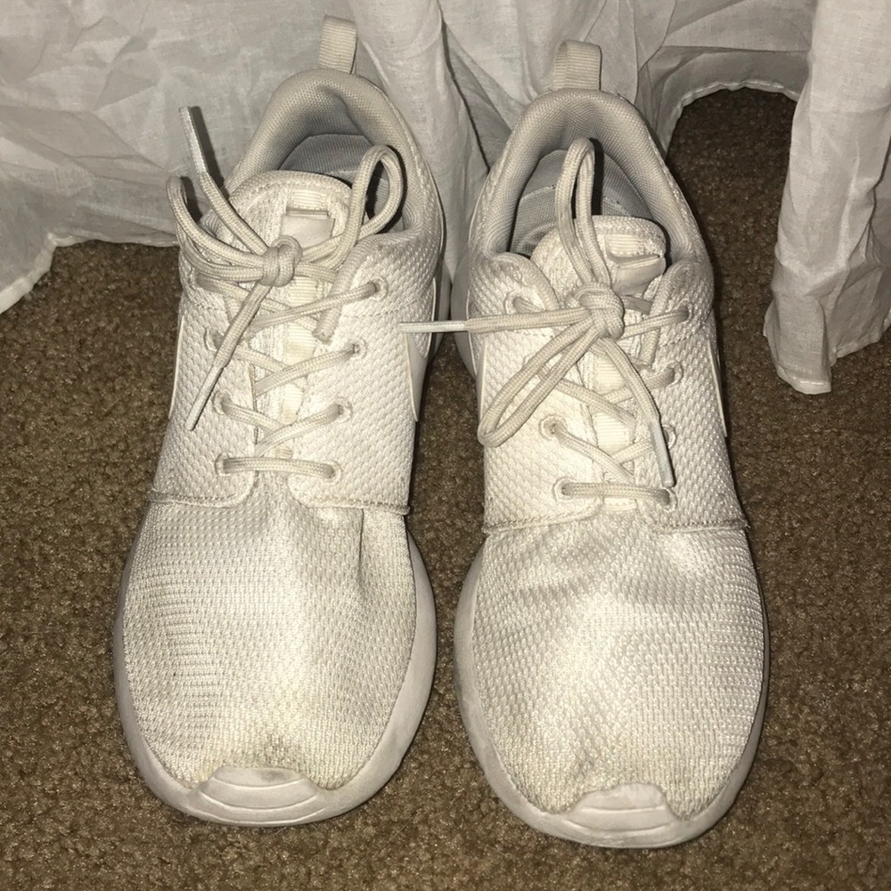 Nike White Roshe’s